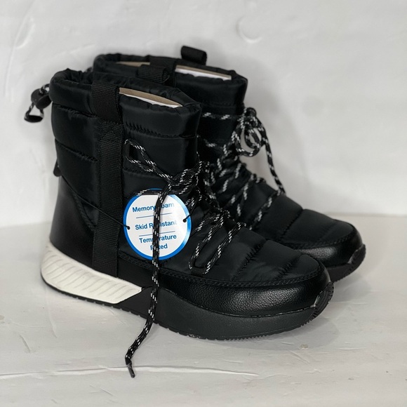 Time and Tru Women's Size 7 Winter Boots black white Puffy Drawstring New - Picture 1 of 11